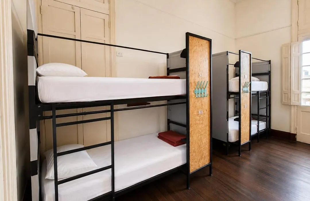 1900 Backpacker'S Hostel-1